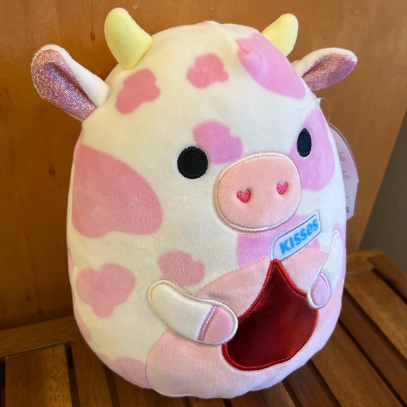 🟣NWT HTF 8" Evangelica Cow Valentines Day Squishmallow heart kiss Hershey - Picture 2 of 4